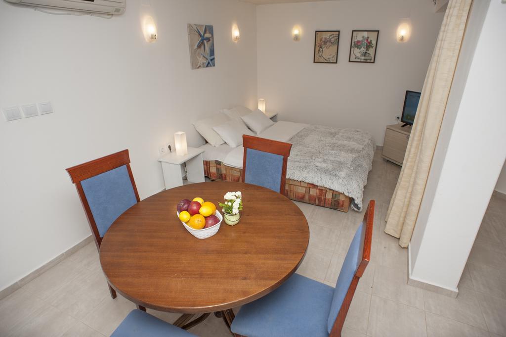 Gregovic Family Apartments Petrovac Exterior foto