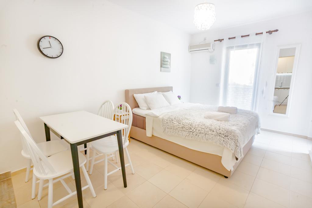 Gregovic Family Apartments Petrovac Exterior foto
