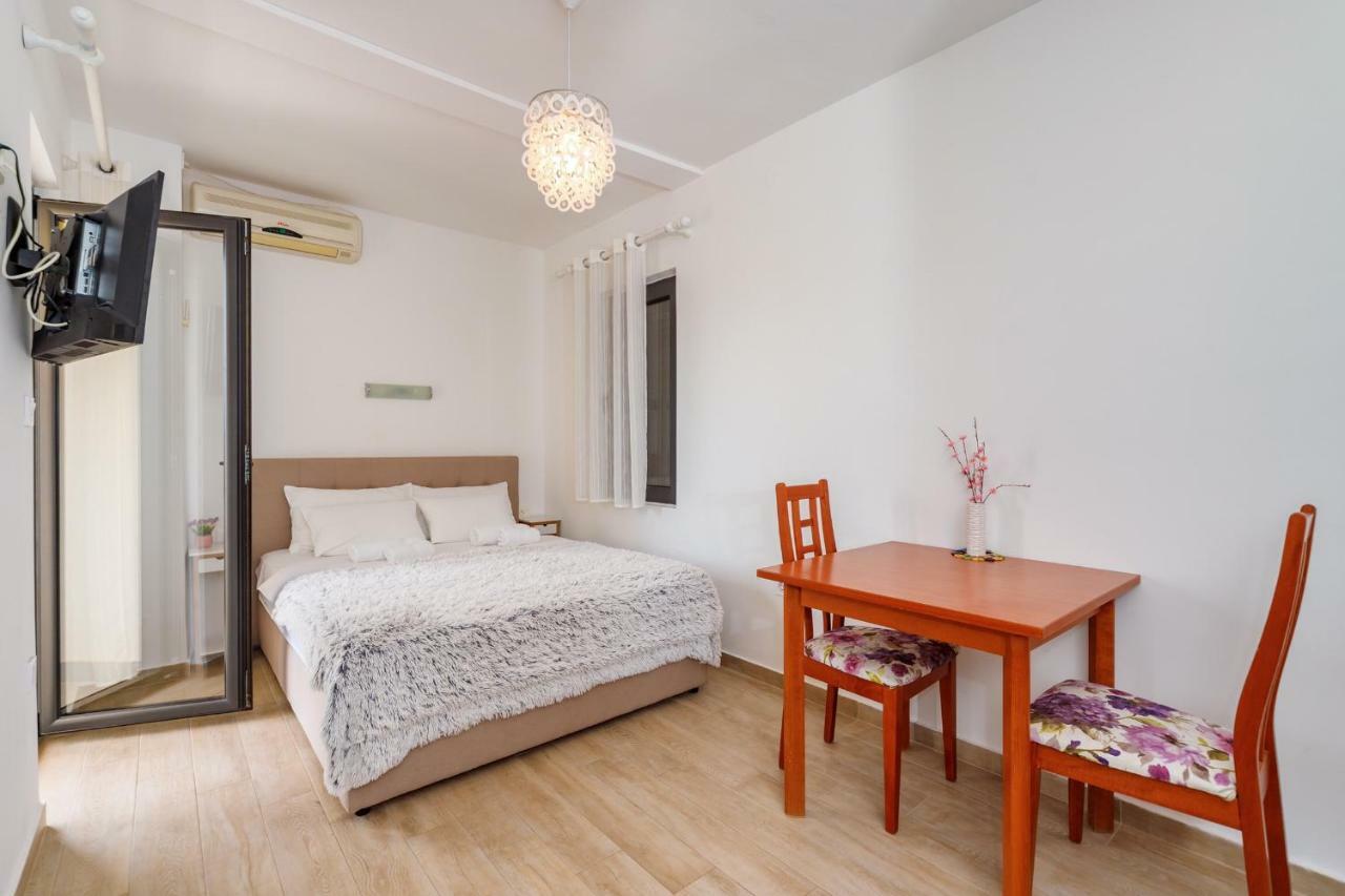 Gregovic Family Apartments Petrovac Exterior foto